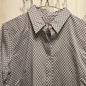 Banana Republic Non Iron Women shirt. EUC